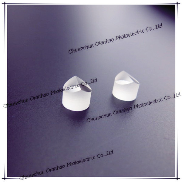 1697975889569121.jpg 氟化鈣線(xiàn)型棱鏡.jpg